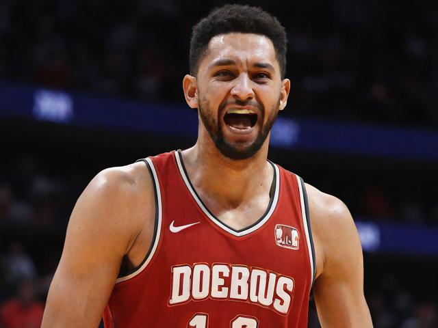 “九游app_ NBA最奇葩的玩笑时刻，球员爆笑全场”，爆笑nba游戏