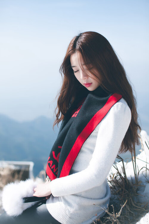 库里赛后称赞队友团结赢下关键比赛,库里鼓励